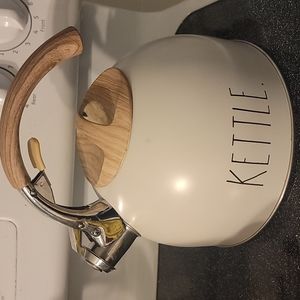 Rae Dunn Kettle